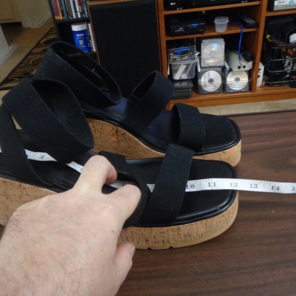 Torrid Triple Band Stretch Wedge Pre Owned  sz 13ww - Picture 2 of 7